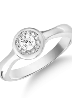 Inel din aur alb de 18K cu diamant de 0.12ct si diamante de 0.05ct